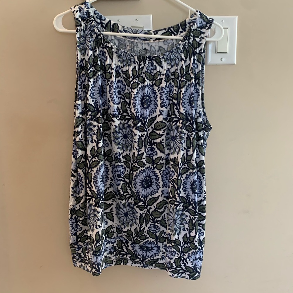 Lot of 8 - Ann Taylor’s Loft brand tops